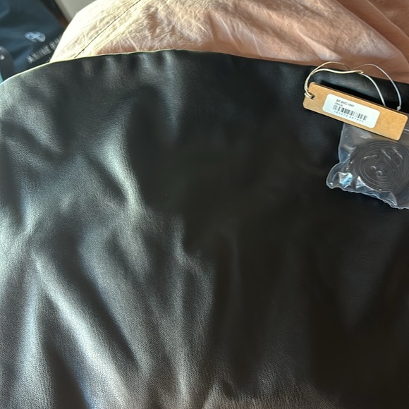 SKIMS Faux Leather Bandeau in Black (Onyx) Limited Ed NWT Sold Out exclusive S - Picture 3 of 3